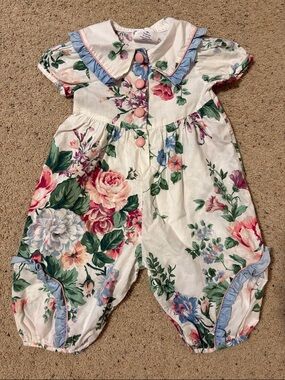 Floral Cotton Baby Romper with Pink Buttons - Vintage Style